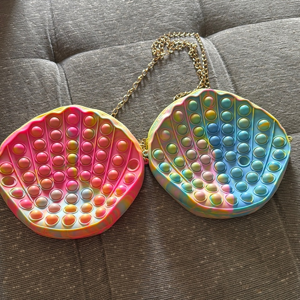 Vibrant Shell Pop It Purse with Chain - Set of 2